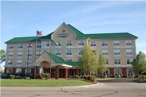 Country Inn & Suites By Carlson, Columbus No, OH, Columbus — With its charming décor and comfortable amenities, the Country Inn & Suites, North Columbus, OH hotel offers pure country hospitality. Our cozy accommodations and convenient amenities make this hotel in Columbus, OH feel like home. Enjoy consistency you can count on, always at just the right price. Hospitality is what brings people back to our Columbus, OH hotel and why our guests say they will stay with us again and again.