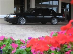 1st Class Car Connexions, LLC, Tampa — 1st Class Car Connexions will provide you with comfortable, reliable and safe transportation service.  You will find our town car service to be the best of the best.  All affiliate vehicles used to complete services are clean, safe and well maintained, in addition to being properly licensed and insured.  Chauffeurs are carefully selected from amongst the best in the industry that is with the proper training, license, driving record and they are groomed with a professional look and always equipped with the right tools to make your traveling experience one to be remembered. We are based in Tampa Bay as well as most of our network of affiliates within just minutes from Tampa International Airport and Clearwater/St Petersburg Airport.  From these airports we service to: Hillsborough, Pinellas, Pasco, Polk, Sarasota, and Lee Counties.  Airport transportation services are provided in luxury town car sedans and/or SUVs.