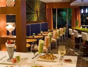 Phi Bar And Restaurant, Hotel Indigo Miami Dadeland, Miami