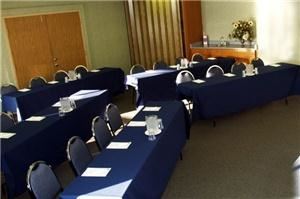 Blue Heron Room, Inn on Long Lake-Accommodations, Nanaimo
