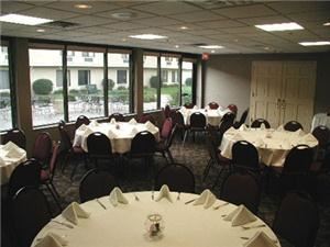 Patio Room, Green Mill Restaurant at The Best Western Kelly Inn, Minneapolis — This room is also centrally located in the building. The room is next to the hotel lobby which has immediate access to Plymouth Playhouse, Green Mill Restaurant, Patio Room and the Pool Side. This room can be rented individually for functions - or rented in combination with other rooms what we offer for even larger crowds. Well suited for large parties, wedding receptions.