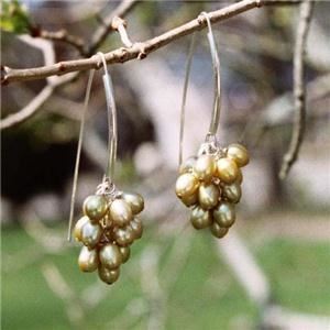 Minka, Kennebunkport — Freshwater Pearls & sterling silver.
designed by Michelle Rose.
available at  Minka