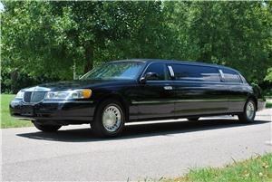 Executive Limousines of Destin, Destin — Lincoln Limousine, Luxurious business class seating for 8