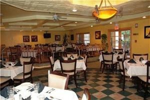 Courtyard Cafe, Holiday Inn & Suites Tampa Near Busch Gardens USF, Tampa