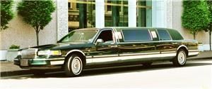 Kansas City Limousines, Kansas City — Flat Screen/ DVD/ Bar/TV/Limo lighting/Cd..etc..
