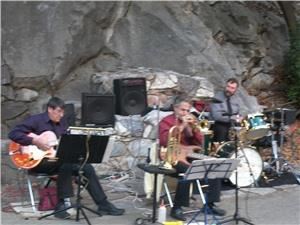 The Wise Guys, Oakhurst — The Wise Guys, a professional, seasoned jazz trio is avilable throughout California for lounge and restaurant entertainment and all events, featuring jazz, blues and latin jazz for easy listening, background or dancing.