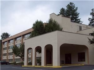 Comfort Inn, Sylva — Comfort Inn is nestled in the heart of the Western Carolina Mountains minutes away from Western Carolina University and Historical Dillsboro.  Centrally located between Asheville / Atlanta / Knoxville / Gatlingburg.