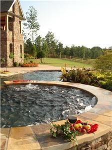 Bay Escape Events, Dallas — Beautiful outdoor venue for large parties and smaller parties for indoor. Perfect for weddings (Bridal suite and Grooms room) or Receptions, Showers, Day Spa (groups only), Holiday or Corporate parties and Horseback riding (arena or trails). Contact us for availability.