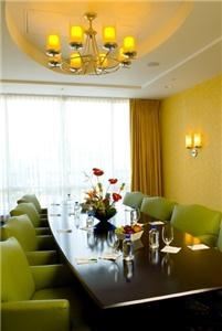 Boardroom, Courtyard Marriott Fort Lauderdale Beach, Fort Lauderdale — Spacious Boardroom with fixed table seating 10 people, Built in credenza and 47 Flat Screen monitor, located on mezzazine level