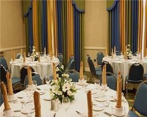 Salon B, Hilton Naples, Naples