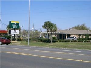 America's Best Inn & Suites, Foley — America's Best Inn & Suites is centrally located in the heart of beautiful Foley, Alabama.  Whether for business
or pleasure let our friendly staff take care of you in the style which you deserve.  Southern Hospitality is our speciality.  Next to Outback Steakhouse, minutes from world class golf courses, charter fishing and Outlet Shopping.