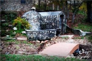 Springhouse Gardens, Joplin