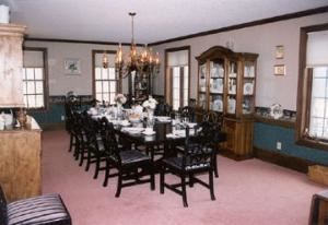 Formal Dining Room, Hanover House Bed & Breakfast, Newark — Formal Dining Room