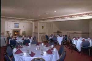 Maryland Room, Klemmer's Banquet Center, Milwaukee — Maryland Room - Capacity 100
