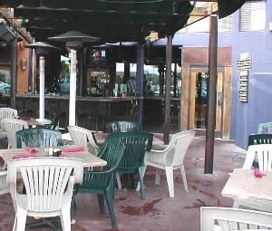 Patio, Thunder Canyon Brewery, Tucson — Patio Dining with Outdoor Bar