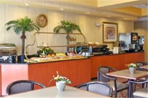General Breakfast Area, Wingate by Wyndham at Orlando International Airport, Orlando