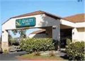 QUALITY INN NEAR LONG BEACH AIRPORT, Signal Hill — View of hotel from Pacific Coast Highway.