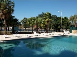 Pool, Howard Johnson Plaza Downtown Tampa Riverside, Tampa — Pool over looking Hillsborough River