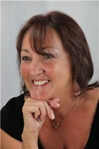 Florida Wedding Vows, Cape Coral — I am a officiant and wedding planner. I will travel to anywhere in Lee county and Collier. I will find many good bargins in planning your wedding. Please call me to pesonalize your wedding.