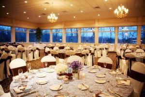 Royal Court, Twin Lakes Golf & Swim Club, Oakland