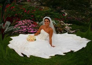 Wedding Chapel, Niagara Falls — As one of the top Buffalo wedding photographers, we at Artistique are happy to offer wedding photography at affordable prices. Our Buffalo wedding photographers are artists creating art not just photographers taking photographs. The goal of our wedding photographers is to capture beautiful photographs of the memorable moments from your wedding day.
Our Buffalo Wedding photography is priced to suit your needs and your budget with packages starting at $299.00.  We insist on letting you build your own wedding photography package.