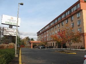 La Quinta Inn & Suites