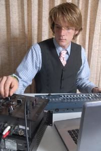 Vitamin C DJ Service, Kirksville — Our DJs are professional.