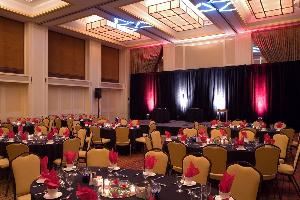 Elizabeth Ballroom, Hilton Newark Airport, Elizabeth — The Elizabeth Ballroom provides simple elegence for your banquet event or conference general session