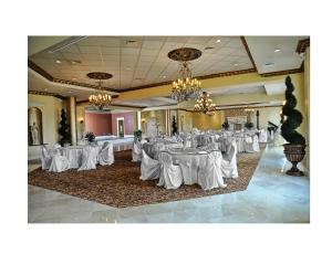 Empress Room, Royal Palm, Harvey