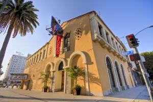 La Fonda On Wilshire, Los Angeles — "Historical Landmark"