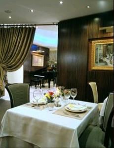 Dining Room - 1, Ponticello Ristorante, Astoria — dining room 1