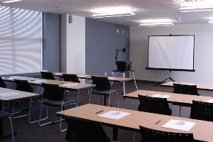 Meeting Room M 107, Union College, Schenectady — Meeting Room M 107 offers exterior and interior windows.