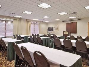 Magnolia Room, Wingate Inn Tampa North, Tampa — Full Service Tampa Meeting & Group Headquarters