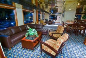 South Beach Lady Yacht, South Beach Lady Yacht, Miami — Entry Deck