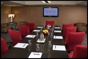 Stapleton, Crowne Plaza Indianapolis Airport, Indianapolis