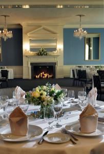 Crystal & Colonial Room, Tidewater Inn, Easton — Crystal Room