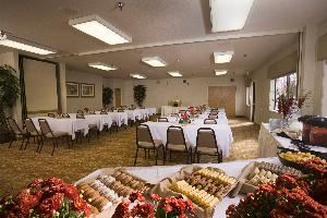 Kentucky Derby Room, Best Western Inn at the Meadows, Portland — This is of the Kentucky Derby and Belmont Stakes Rooms. Full Continental Breakfast is shown. We offer a breakfast, lunch and break options onsite. Please contact hotel for menus and pricing.