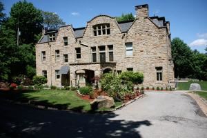The Mansion at Maple Heights, Pittsburgh