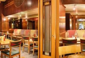 Dining Room, Ben's of Manhattan, New York