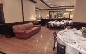 Barolo Room, Maggiano's Little Italy - Milwaukee, Milwaukee — Barolo Room
