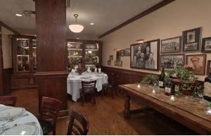 Board Room, Maggiano's Little Italy - Old Orchard, Skokie — Board Room