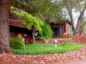 Cathedral Rock Lodge and Retreat Center, Sedona — Welcome to the Cathedral Rock Lodge