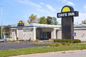 Days Inn of Batavia, a 120 room full service hotel, serves as a convenient conference center located midway between Buffalo and Rochester. The hotel is convenient to Six Flags amusement park (20 minutes) and a nice stop over to and from Niagara Falls (45 minutes). We offer free hi-speed wireless DSL through the hotel and also offer free deluxe continental breakfast. Enjoy a variety of delicious food and drinks in our Corral Restaurant & Lounge or call for room service. Our conference rooms will accommodate your social event or business meeting for 2 to 200 people. We have won the heart of our customers by providing an outstanding service at a reasonable price. Check us out and see the difference.