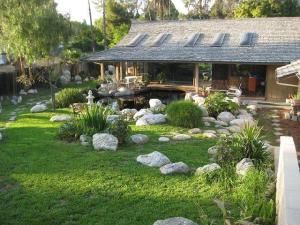 Entire Facility, Jewel of the Nile, Reseda