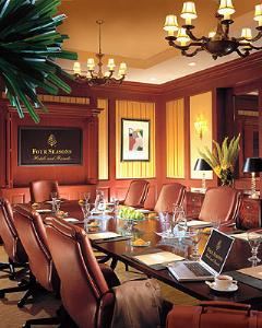 Boardroom, Four Seasons Hotel Boston, Boston — Boardroom