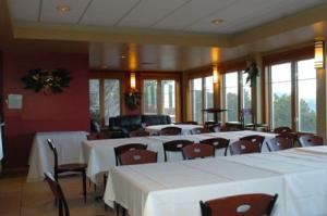 Overlook Grill, Mount Vernon Country Club, Golden