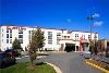 Crowne Plaza Dulles Airport, Herndon — The Crowne Plaza’s convenient location is 22 miles from Washington, DC attractions and only 4 miles from the Smithsonian Udvar-Hazy Air & Space Museum. Its central location is within walking distance to venues, including Worldgate Center, which features shops, restaurants and a multiplex movie theater. For added convenience, a complimentary shuttle to and from Dulles Airport is available 24 hours a day as well as an Enterprise Car Rental Desk is located right on site!  When staying with us, don’t forget to visit the lively and popular New Houlihan’s Restaurant and Bar.