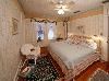Mansion House Bed and Breakfast, Saint Petersburg — Raglan Room (King Bed)