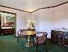Super 8 Motel - Sturbridge, Sturbridge — Whirlpool Suite