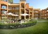 Quality Suites John Wayne Airport, Santa Ana — Relaxing patio area